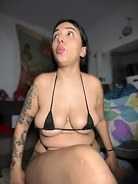 kiaraglam2 online show from 01/13/26, 07:57