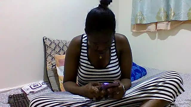 sweetelle09 online show from 05/08/26, 06:57