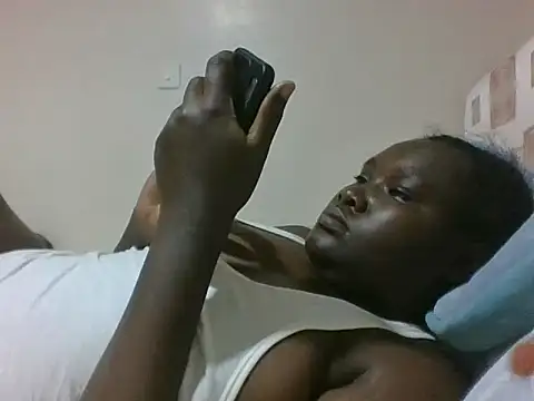 queen aria19 online show from 12/15/25, 06:28