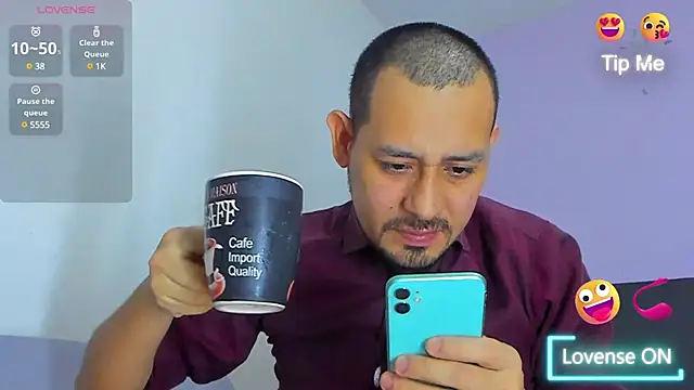 Snapshot of jhonyalzate2 chatting on 12/17/24, 02:23 jhonyalzate2 online show from 12/17/24, 02:23