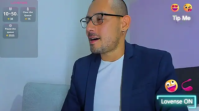 Snapshot of jhonyalzate2 chatting on 12/28/24, 03:26 jhonyalzate2 online show from 12/28/24, 03:26