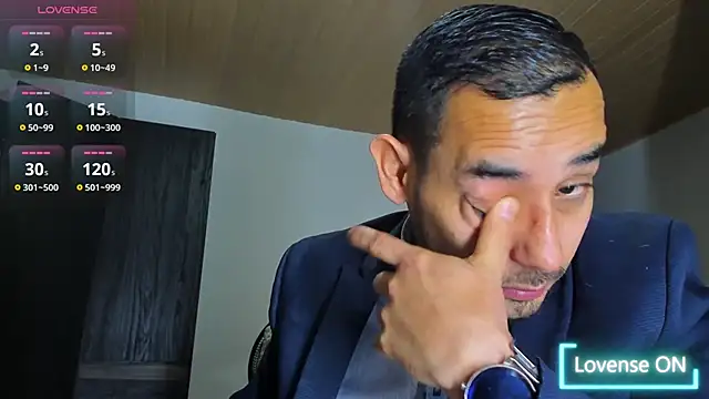 Snapshot of jhonyalzate2 chatting on 10/31/25, 03:40 jhonyalzate2 online show from 10/31/25, 03:40