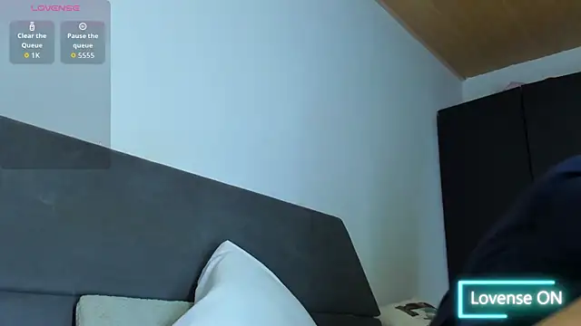 Snapshot of jhonyalzate2 chatting on 11/13/25, 03:05 jhonyalzate2 online show from 11/13/25, 03:05