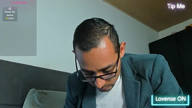 jhonyalzate2 online show from 04/16/26, 01:06