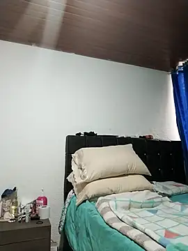 Vicky Rosse online show from 10/15/25, 04:40