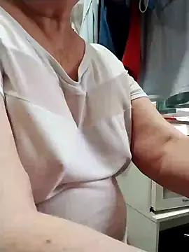 Vicky Rosse online show from 11/15/25, 04:36