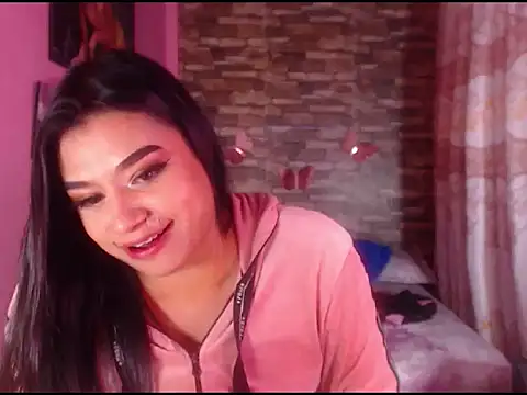 Snapshot of katrinawillff chatting on 02/08/25, 01:22 katrinawillff online show from 02/08/25, 01:22