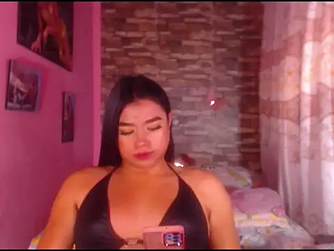 Snapshot of katrinawillff chatting on 02/18/25, 08:36 katrinawillff online show from 02/18/25, 08:36