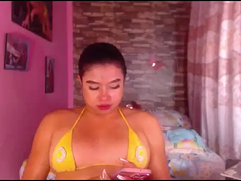 Snapshot of katrinawillff chatting on 02/26/25, 06:11 katrinawillff online show from 02/26/25, 06:11