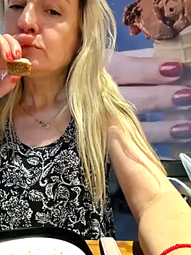 1Sweetnina online show from 12/18/25, 05:19