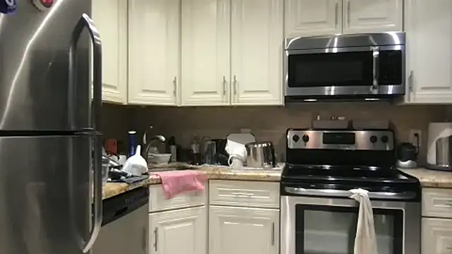 BigGuyMuscle online show from 12/15/25, 01:32