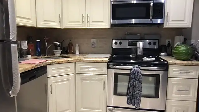 BigGuyMuscle online show from 01/16/26, 04:22