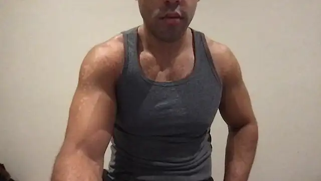 Snapshot of BigGuyMuscle chatting on 06/03/26, 08:58 BigGuyMuscle online show from 06/03/26, 08:58