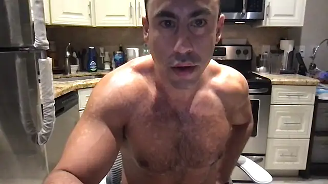 Snapshot of BigGuyMuscle chatting on 06/13/26, 10:46 BigGuyMuscle online show from 06/13/26, 10:46