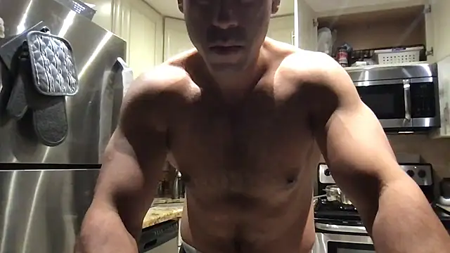 Snapshot of BigGuyMuscle chatting on 06/26/26, 03:22 BigGuyMuscle online show from 06/26/26, 03:22