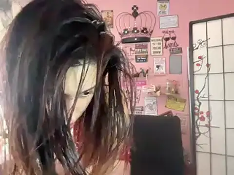 Snapshot of latinacubana chatting on 12/20/24, 06:56 latinacubana online show from 12/20/24, 06:56