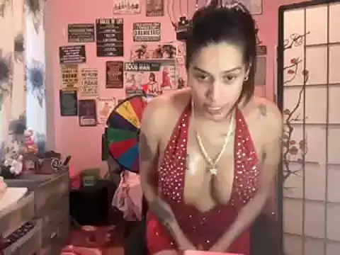 Snapshot of latinacubana chatting on 12/20/24, 10:00 latinacubana online show from 12/20/24, 10:00