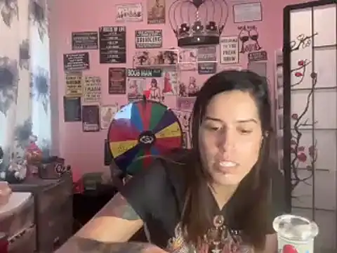 Snapshot of latinacubana chatting on 12/23/24, 05:11 latinacubana online show from 12/23/24, 05:11