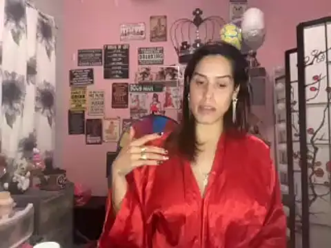 Snapshot of latinacubana chatting on 12/28/24, 10:58 latinacubana online show from 12/28/24, 10:58