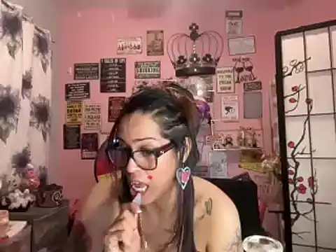 Snapshot of latinacubana chatting on 01/29/25, 06:01 latinacubana online show from 01/29/25, 06:01