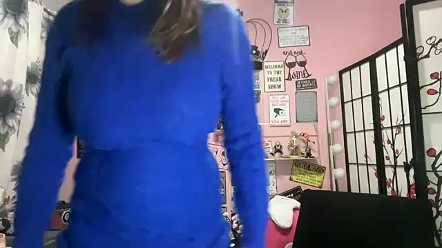 Snapshot of latinacubana chatting on 02/06/25, 12:11 latinacubana online show from 02/06/25, 12:11