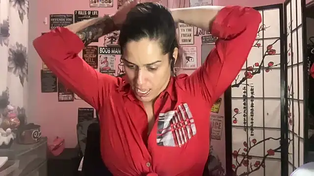 Snapshot of latinacubana chatting on 02/16/25, 03:58 latinacubana online show from 02/16/25, 03:58