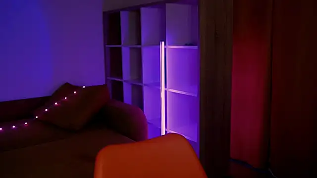 ItsAlisia online show from 10/03/25, 12:46