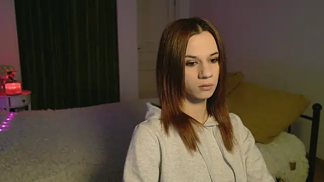 ItsAlisia online show from 10/20/25, 05:52