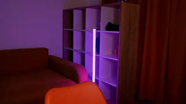 ItsAlisia online show from 11/12/25, 02:17