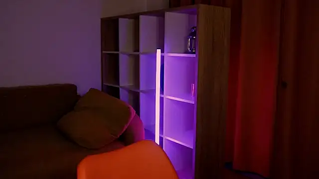 ItsAlisia online show from 12/18/25, 01:39