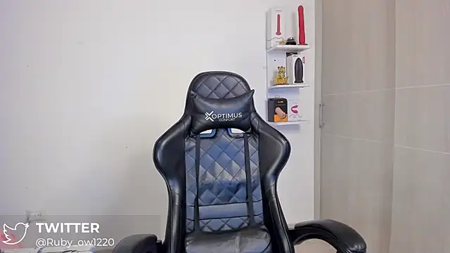 Snapshot of RubiOberli chatting on 03/13/25, 06:37 RubiOberli online show from 03/13/25, 06:37