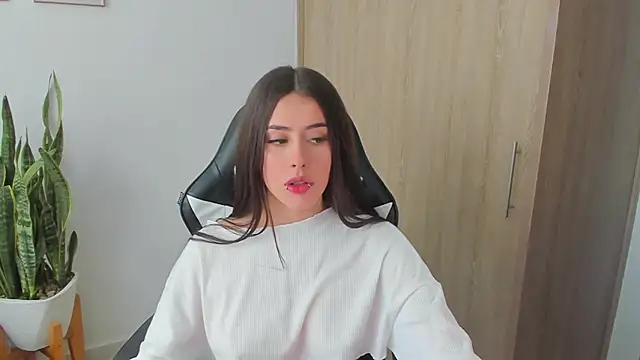 iriswest  online show from 12/26/24, 04:04