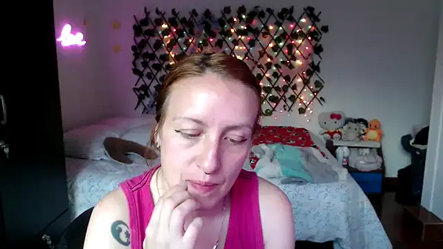 kittykalor09 online show from 02/05/26, 03:27