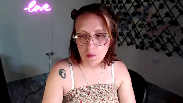 kittykalor09 online show from 04/17/26, 02:03