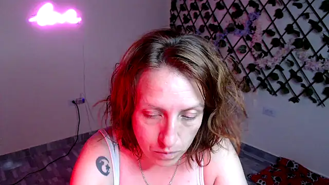 kittykalor09 online show from 04/22/26, 12:46