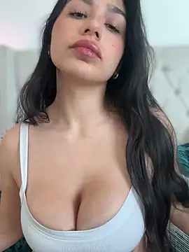 LoveLillyy online show from 03/20/25, 10:29