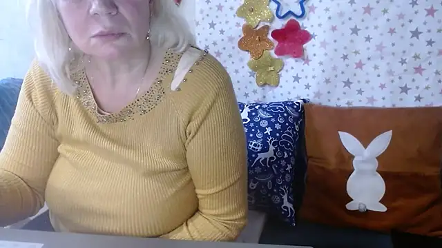 QueenLana online show from 12/15/25, 11:25