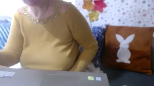 QueenLana online show from 12/17/25, 09:15