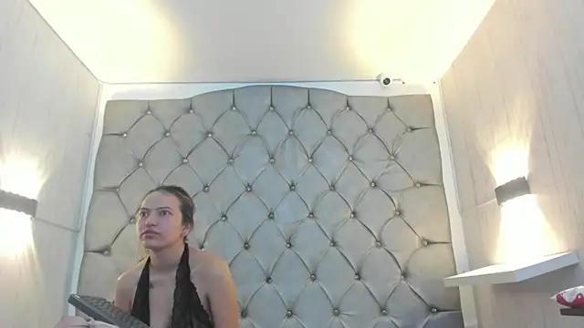 danaythamara1 online show from 02/12/25, 08:40