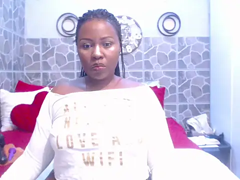 THREEHOLESPLEASURE99 online show from 10/04/25, 10:41