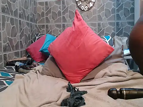 THREEHOLESPLEASURE99 online show from 04/06/26, 07:20