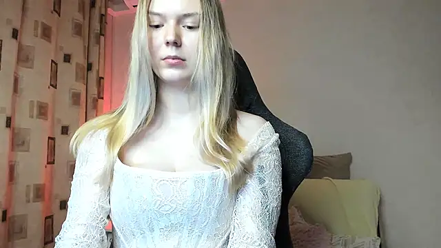 Vivian Davis online show from 02/02/25, 04:11