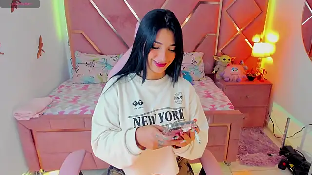 Snapshot of natalia-888 chatting on 03/19/25, 01:10 natalia-888 online show from 03/19/25, 01:10