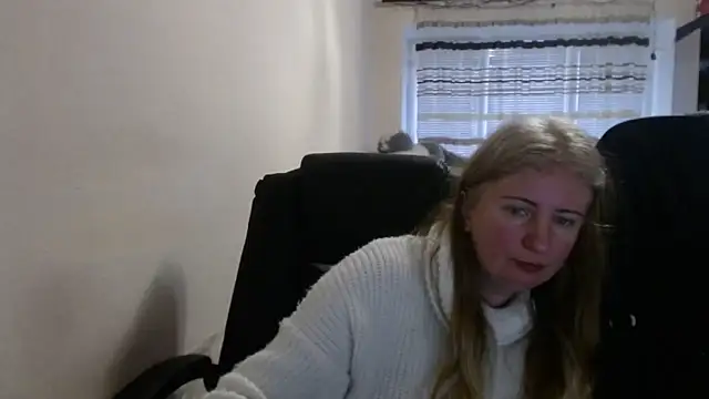 Snapshot of PeterAndJen chatting on 03/02/26, 07:21 PeterAndJen online show from 03/02/26, 07:21