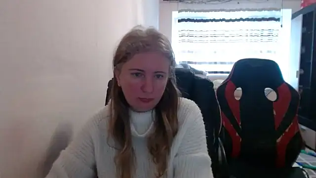 Snapshot of PeterAndJen chatting on 03/04/26, 07:36 PeterAndJen online show from 03/04/26, 07:36