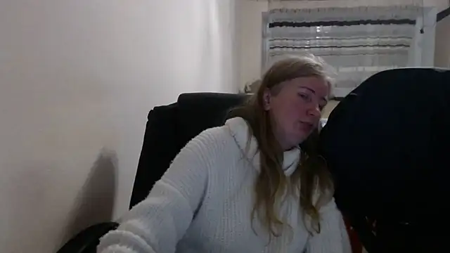 Snapshot of PeterAndJen chatting on 03/07/26, 06:27 PeterAndJen online show from 03/07/26, 06:27