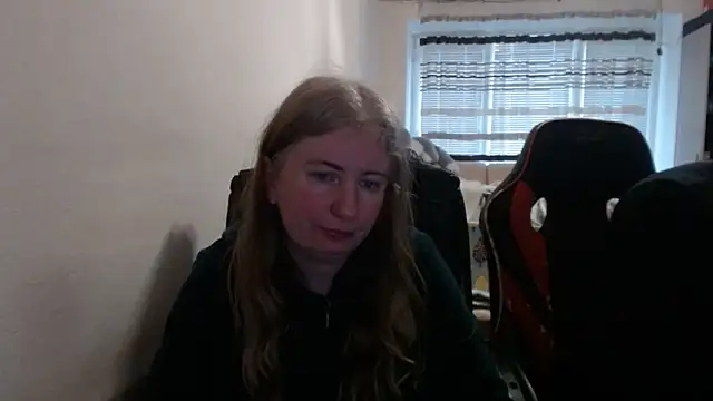 Snapshot of PeterAndJen chatting on 03/18/26, 06:22 PeterAndJen online show from 03/18/26, 06:22