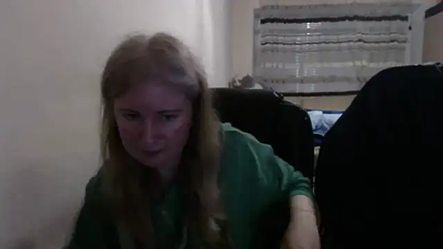 Snapshot of PeterAndJen chatting on 03/26/26, 07:30 PeterAndJen online show from 03/26/26, 07:30