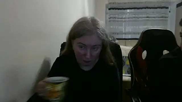 Snapshot of PeterAndJen chatting on 03/31/26, 05:24 PeterAndJen online show from 03/31/26, 05:24