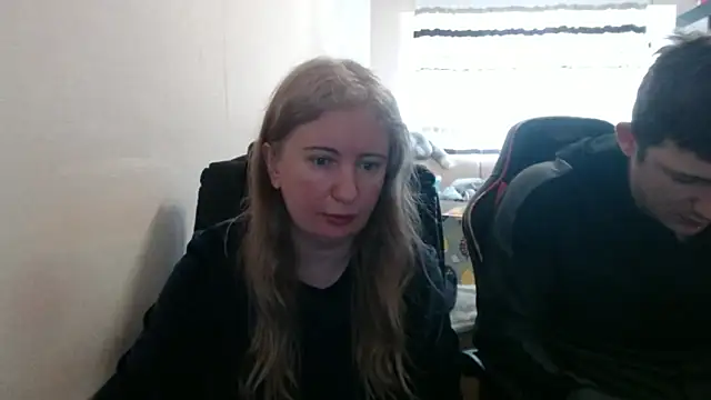 Snapshot of PeterAndJen chatting on 04/01/26, 01:41 PeterAndJen online show from 04/01/26, 01:41